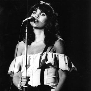 Bonnie Raitt, Linda Ronstadt, Women Of Rock, Beautiful Voice, Stevie Nicks, Female Singers, Woman Crush, Country Music, Rock And Roll