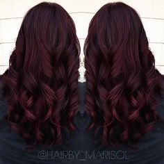 dark burgundy hair with highlights Burgundy Hair With Highlights, Pelo Color Vino, Dark Burgundy Hair, Hair Color Mahogany, Mahogany Hair, Hair Color Burgundy, Dark Red Hair, Dark Burgundy, Burgundy Hair