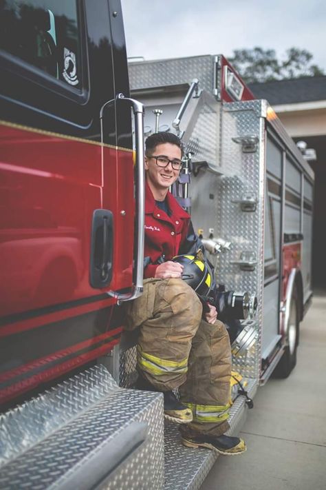 Firefighter Photography Action, Senior Picture With Fire Truck, Fire Truck Senior Pictures, Fire Department Senior Pictures, Senior Picture Ideas Firefighter, Firefighter Senior Pictures, Firefighter Photoshoot, Truck Senior Pictures, Guy Senior Poses