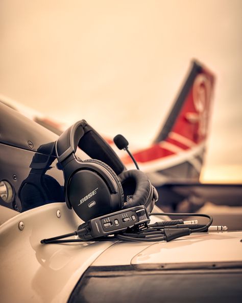 Pilot Essentials, Pilot Headphones, Pilots Lifestyle, Bose Headset, Plane Photos, Bose Headphones, Student Pilot, Pilots Aviation, Airport Tips