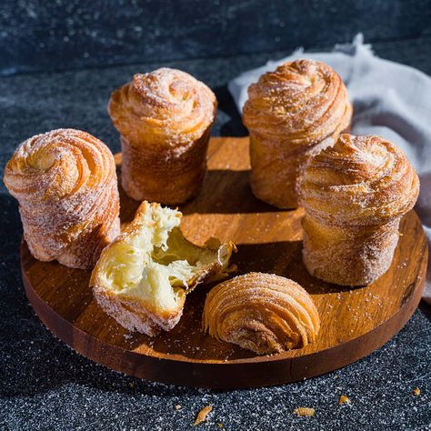 Cruffins Cruffin Recipe, Popover Pan, Butter Block, Biscuit Rolls, Sweet Dough, I Want To Eat, Instant Yeast, Dough Recipe, How To Make Homemade