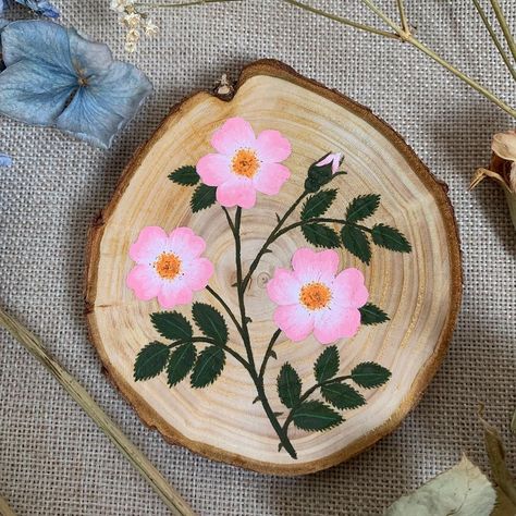 Cottage Core Art, Wood Art Diy, Intuitive Artists, Wood Slice Art, Wooden Slices, Wood Plate, Wood Slice Ornament, January 29, Wooden Flowers