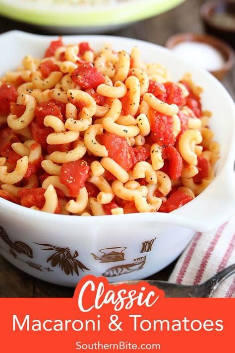 This old school recipe for Macaroni and Tomatoes is a childhood classic for many folks.  It's quick, easy, only calls for a few ingredients, and is so delicious! Macaroni Tomatoes, Macaroni And Tomatoes, Tomato Salad Recipe, Pasta And Sauce, Macaroni Recipes, Cooking Tomatoes, Macaroni Pasta, Salad Recipes For Dinner, Bacon Grease