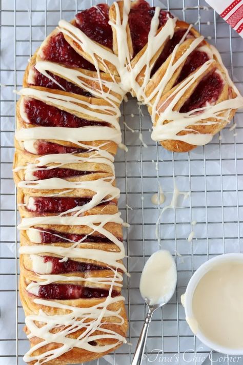 Raspberry Crescent Roll Candy Cane, Raspberry Cream Cheese Candy Cane Danish, Candy Cane Raspberry Danish, Danish Lunch Ideas, Raspberry Cream Cheese Candy Cane, Raspberry Candy Cane Danish, Candy Cane Danish Christmas Morning, Puff Pastry Candy Cane Danish, Candy Cane Cheese Danish