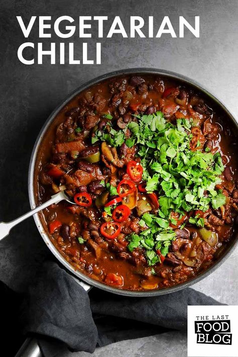 Veg Chilli Recipe, Chilli Recipe Vegetarian, Souvlaki Chicken, Chilli Sin Carne, Easy Vegetarian Chili, Easy Vegetarian Chili Recipe, Chili Vegetarian, Vegetarian Chili Crock Pot, Vegetarian Chilli