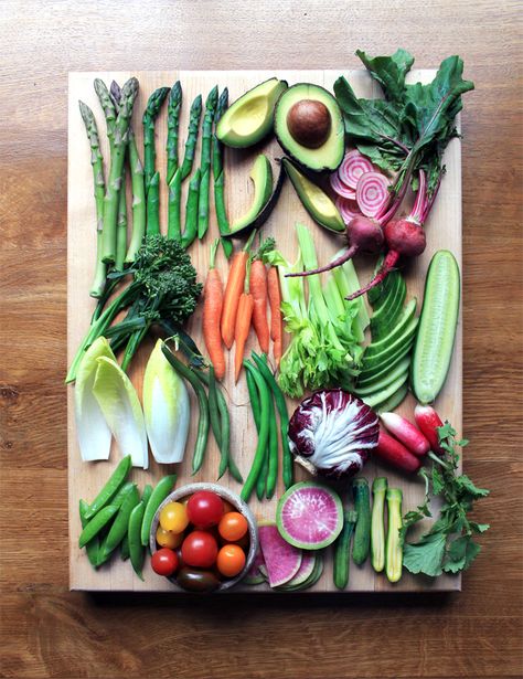 Crudite Platter Ideas, Wraps Vegan, Crudite Platter, Platter Ideas, Watermelon Radish, Refreshing Snacks, Dinner Recipes For Kids, Easy Healthy Dinners, Fresh Veggies