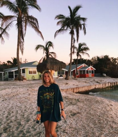 Surfer Girl, Beach Bum, Beach Vibes, Insta Inspo, Summer Aesthetic, Beach Life, Pic Ideas, Photo Inspo, Summer Time