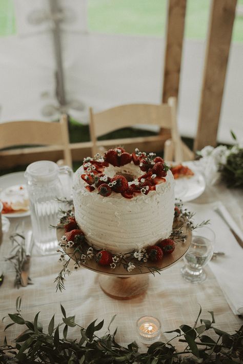 Strawberry Short Wedding Cake, Wedding Cake Strawberry Shortcake, Wedding Strawberry Shortcake, Chocolate Strawberry Wedding Cake, Strawberry Grooms Cake, Strawberry Shortcake Wedding Cake, Strawberry Shortcake Wedding, Cherry Wedding Cake, 2025 Cake