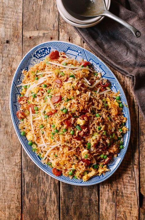 Chinese Sausage Fried Rice (Lop Cheung Chow Fan), by thewoksoflife.com #chinesefoodrecipes Sausage Fried Rice, Quick Fried Rice, Fried Rice Recipe Easy, Chinese Sausage, Chinese Vegetables, Perfect Rice, 20 Minute Recipes, Cooking White Rice, Rice Cookers