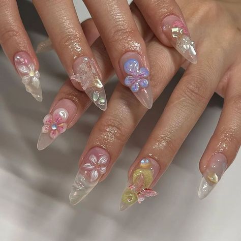 Florals? For spring? Groundbreaking.🌸🌺🌼 Do you like these 3D flower nail? I am loving them, some of them literally look like real flowers are pasted on the nails😩 Nails Jewelry, Nagel Design, 3d Flower Nails, Cute Acrylic Nail Designs, Vacation Nails, Summer Nails Colors, Hair Nails, Funky Nails, Pretty Acrylic Nails