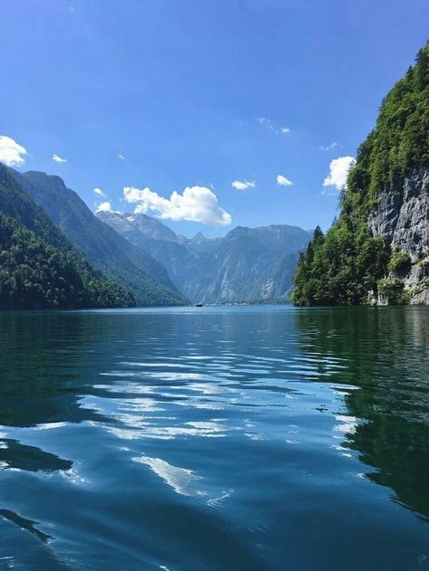 Natural Environment Photography, Lake In Mountains, Lake Scenery Landscapes, Mountain Lake Aesthetic, Blue Lake Aesthetic, Mountain Lake Wallpaper, Lake Reference, Germany Mountains, Lakes Aesthetic