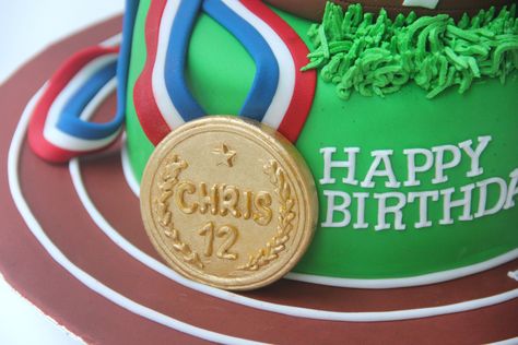 Fondant Gold Medal by Butter Home Bakery Gold Medal Cake, Running Cake, Bike Cake, Sports Cake, Bike Cakes, Sport Cakes, Driving Instructor, Cake Inspo, King Cake