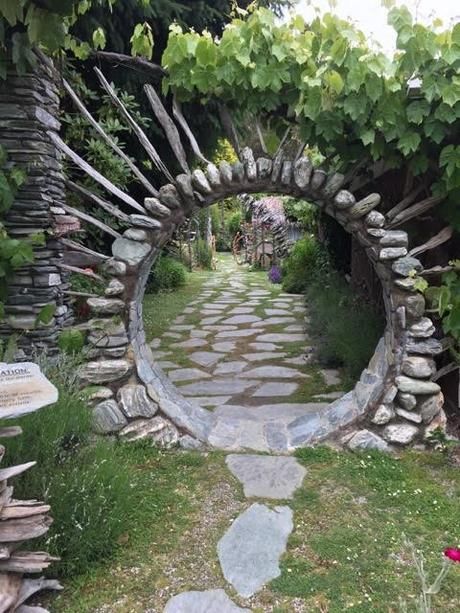 Moon Gate, Have Inspiration, Perfect Garden, Easy Garden, Garden Cottage, Garden Stones, Garden Gates, Middle Earth, Shade Garden