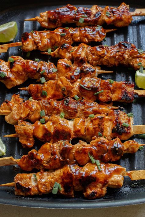 Healthy Spring Dinner Ideas, Barbecue Ideas Grill, Honey Beer Chicken, Chicken Kabobs On The Grill, Lunch Ideas For Home, Kabobs On The Grill, Healthy Grilled Chicken Recipes, Hawaiian Chicken Kabobs, Chicken Main Dish Recipes