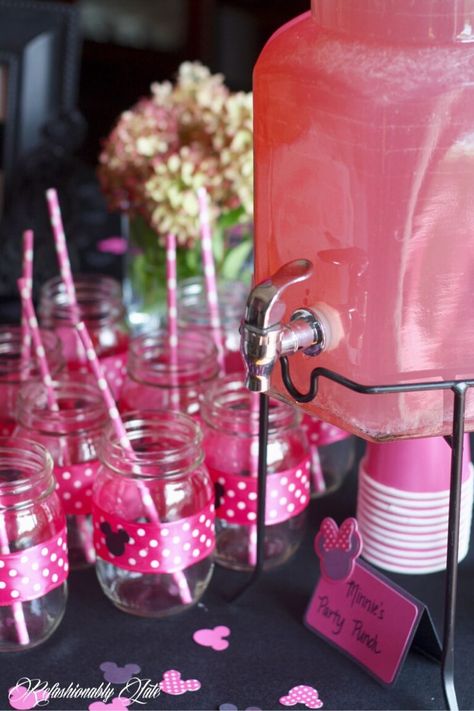 Minnie Mouse Birthday Theme, Minnie Mouse Theme Party, Oh Twodles, Minnie Mouse Birthday Party Decorations, Twodles Birthday, Minnie Mouse First Birthday, Chic Home Decor Ideas, Minnie Mouse Birthday Decorations, Minnie Mouse Birthday Cakes