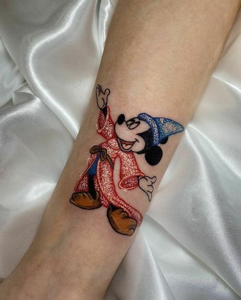 Disney Color Tattoos, Disney Tattoos Color, Magic Carpet Tattoo, Disney Glitter Tattoo, Glitter Style Tattoo, Most Unique Tattoos, Glitter Tattoo Ideas, Disney Tattoos Unique, Pasta Tattoo