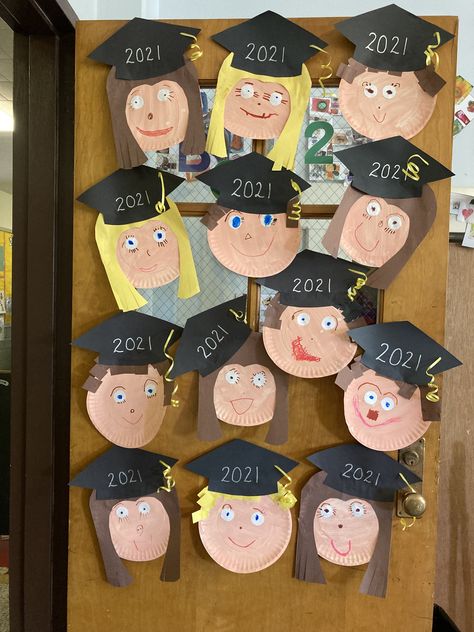 Graduation Crafts Preschool Kindergarten, Graduation Theme For Preschool, Graduation Crafts Kindergarten, Preschool Graduation Crafts Pre K, Graduation Activities For Preschool, Prek Graduation Craft, Preschool Graduation Art Projects, Pre K Graduation Crafts For Kids, Kindergarten Graduation Crafts For Kids