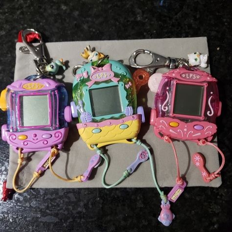 Littlest Pets Shop Virtual Pets (Tamagotchi) Lps Tamagochi, Tomogatchi Toy, Tamagotchi On, Giga Pet, Right In The Childhood, Kids Memories, Sensory Boards, Mermaid Tale, Nostalgic Toys