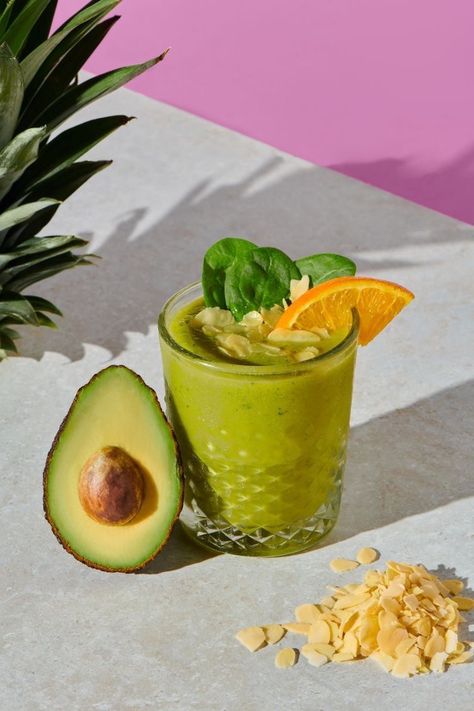 Avocado Drink Photography, Avocado Juice Photography, Smoothie Product Photography, Avocado Lunch Recipes, Avocado Snack Ideas, Avocado Pasta Recipes, Avocado Egg Breakfast, Avocado Breakfast Recipes, Plant Avocado