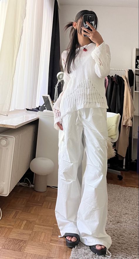 White Pants Outfit Aesthetic, Lit Outfits, Fasion Outfits, Casual Outfit Inspiration, Minimal Outfit, Trendy Fashion Outfits, Fashion Hacks Clothes, Fashion Attire, Casual Style Outfits