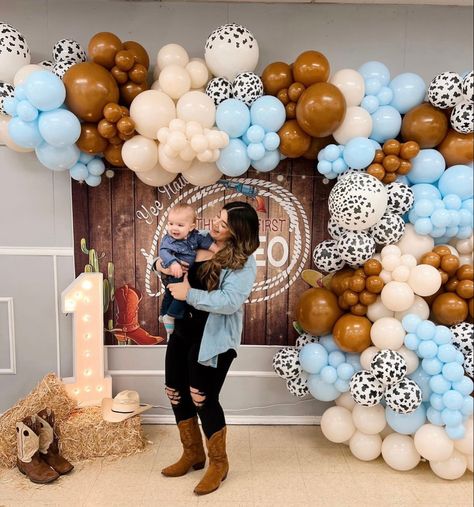 1st Rodeo, Cowboy Theme Party, Birthday Pinata, Country Baby Shower, Rodeo Party, Its A Boy Balloons, Cowboy Baby Shower, Cowboy Birthday Party, My First Rodeo