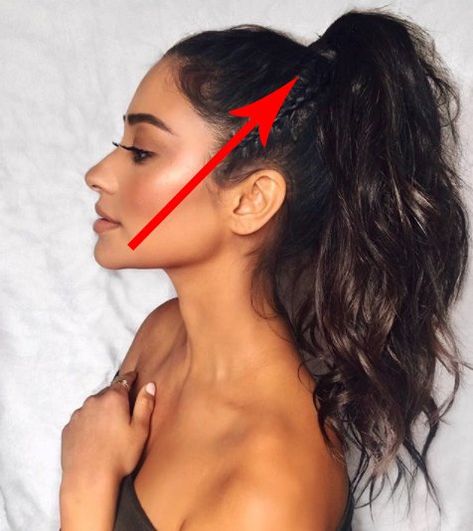 How This Celeb Hairstylist Creates All those Perfect Ponytails You Like on Instagram Messy High Ponytails, Grad Hair, Perfect Ponytail, High Ponytail Hairstyles, Messy Ponytail, Popsugar Beauty, High Ponytail, Ponytail Styles, High Ponytails