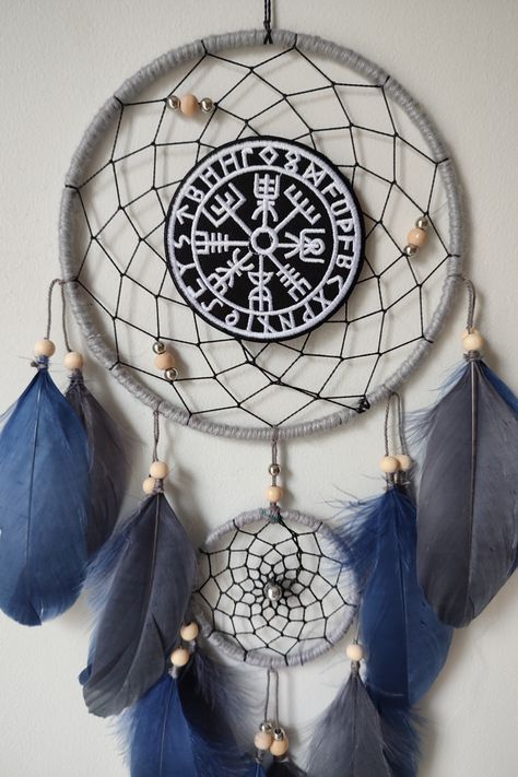 Norse Dream Catcher, Pagan Bedroom Decor, Viking Themed Bedroom, Viking Inspired Bedroom, Viking Bedroom Ideas, Nerdy Room Decor, Viking Bedroom, Viking Nursery, Norse Decor