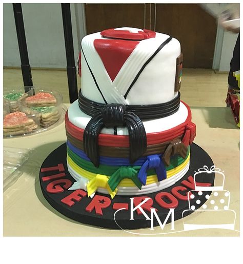 Martial Arts Cake Ideas, Judo Cake Ideas, Karate Cake Ideas, Karate Cakes Ideas Martial Arts, Karate Birthday Cake, Karate Theme Cake, Karate Cake, Karate Birthday Party, Bamboo Blade