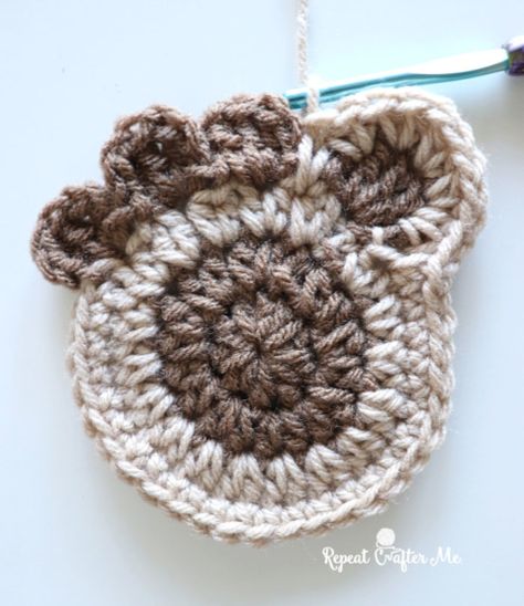 Crochet Paw Print Pattern - Repeat Crafter Me Easy Crochet Paw Print, Crochet Dog Paw Print Free Pattern, Paw Coaster Crochet Pattern, Easy Crochet Christmas Projects, Paw Crochet Pattern Free, Dog Coasters Crochet, Flat Crochet Animals, Crochet Paw Print Pattern Free, Crochet Paw Print Pattern