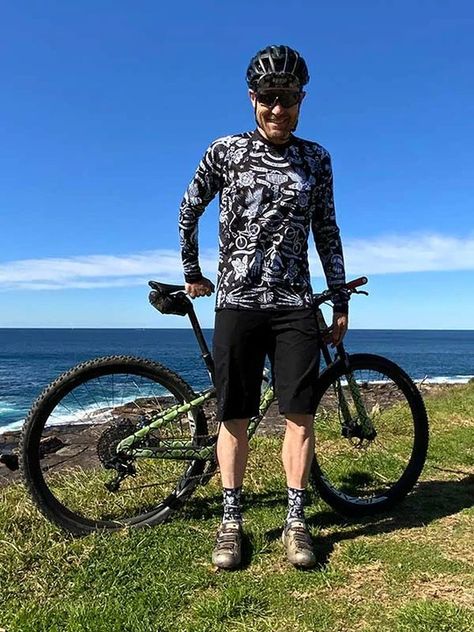 black mountain bike short cycology Bike Outfit Men, Mountain Biking Outfit, Mens Cycling Clothes, Black Mountain Bike, Mountain Bike Jerseys, Mens Mountain Bike, Mountain Bike Clothing, Mtb Shorts, Hors Route