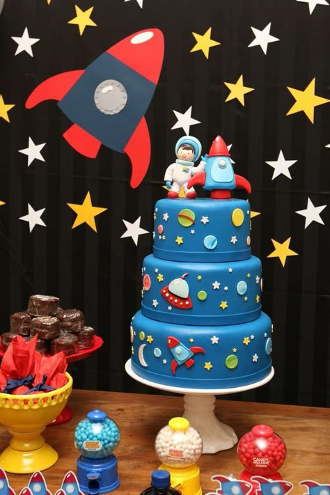 What a awesome cake at an outer space birthday party! See more party ideas at http://CatchMyParty.com! Space Themed Birthday, Rocket Cake, Rocket Party, Astronaut Party, Space Theme Party, Astronaut Birthday, Outer Space Birthday, Space Birthday Party, Marble Cake