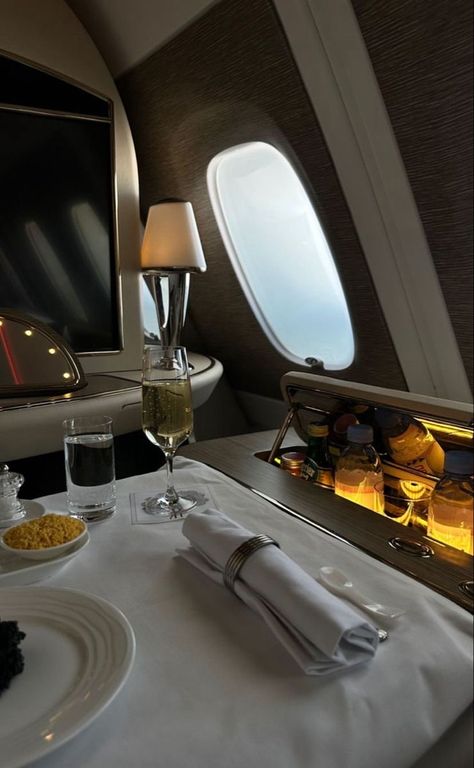 Jet Privé, Business Class Seats, Business Class Flight, First Class Flights, Life Vision Board, Rich Lifestyle, Luxury Lifestyle Dreams, Luxury Aesthetic, Future Lifestyle