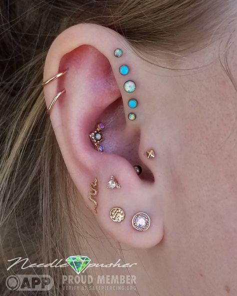 If you didn't think Devon's ear could get any fancier you were wrong! We swapped out her anti tragus to this Orsa end in rose gold with… Piercing Anti Tragus, Anti Tragus Piercing, Anti Tragus, Types Of Piercings, Tragus Piercing, Tragus Piercings, Jewelry Inspo, Tragus, Tattoos And Piercings