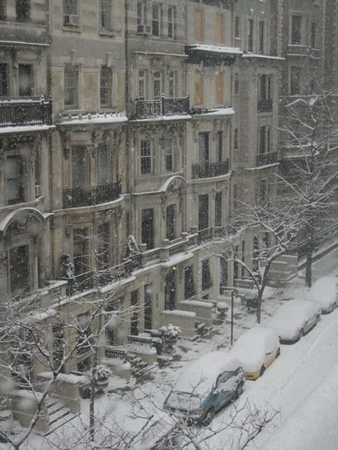 New York Noel, Snow Is Falling, Voyage New York, York Aesthetic, I Love Nyc, Aesthetic Winter, Upper West Side, Winter Scenery, Snow Scenes