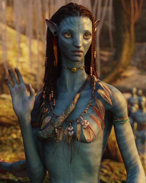 Halle Bailey on Instagram: “always wanted to be an avatar 💙✨ happy halloween 🥰” Avatar Cameron, Avatar 2009, 3d Film, Avatar The Way Of Water, Avatar James Cameron, Avatar Images, Avatar Picture, Best Cinematography, Halle Bailey