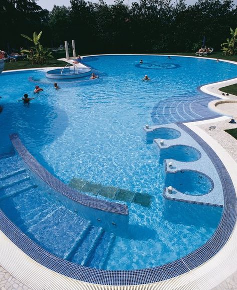 Ceramic Pool liner WELLNESS&POOL MIX by Appiani_4 Interior Pool, Pool Design Modern, Amazing Swimming Pools, Big Swimming Pools, Geometric Pool, Building A Swimming Pool, Luxurious Pool, Swimming Pool Architecture, Vinyl Pool