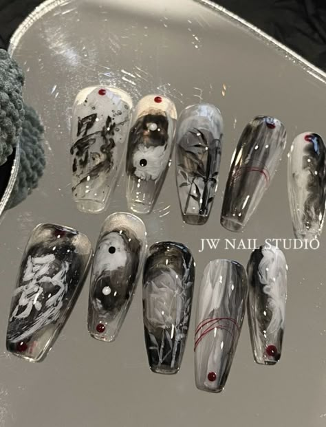 Black And White Nails Long, Black And White Nails, Asian Nails, Anime Nails, Beauty Nails Design, Goth Nails, Grunge Nails, Pretty Gel Nails, Soft Nails