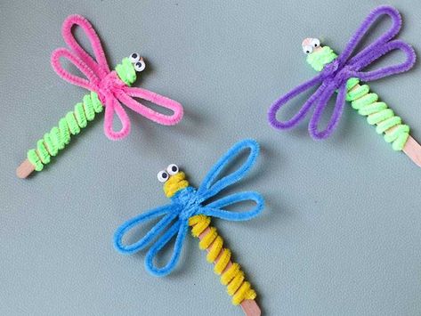 Knutselen met ijsstokjes | Meer dan 40 leuke knutselideeën met ijslollystokjes Art And Craft With Paper, Craft With Paper, Origami For Kids, Paper Craft Videos, Paper Craft Ideas, Toddler Arts And Crafts, Pipe Cleaner Crafts, Toddler Art, Easter Hair