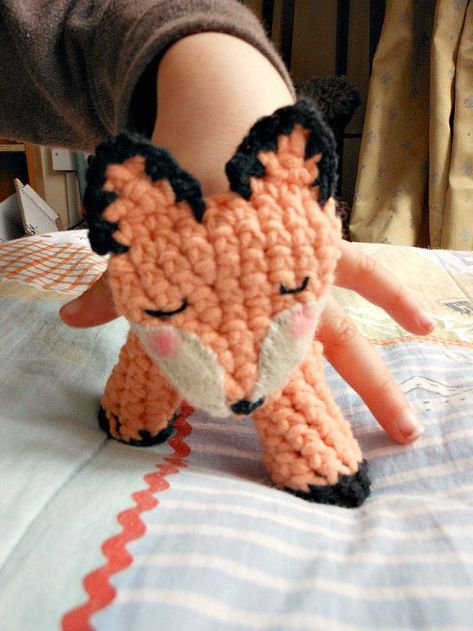 Crocheted Fox Finger Puppet Free Pattern | FeltMagnet Crocheted Fox, Finger Puppet Patterns, Puppet Patterns, Finger Puppet, Haken Baby, Eric Carle, Finger Puppets, Hand Puppets, Crochet For Kids