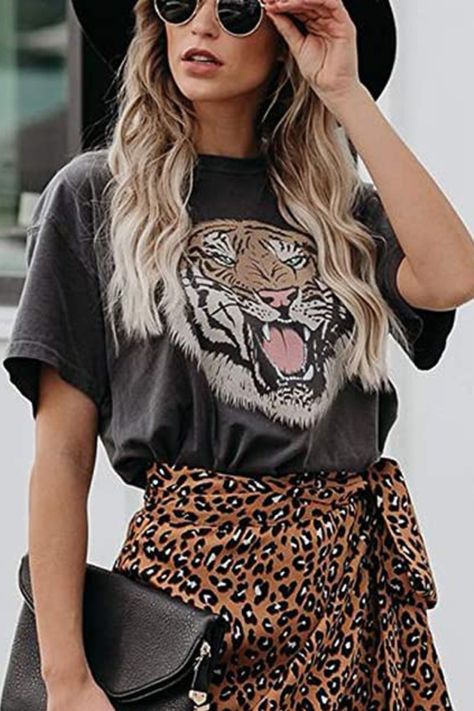 Rock Band T Shirts Outfits, Hippy Grunge, Rock Y2k, Summer Crewneck, Edgy Leather Jacket, Boho Rocker, Grunge Band, Patch Work Blouse, Boho Tunic Tops