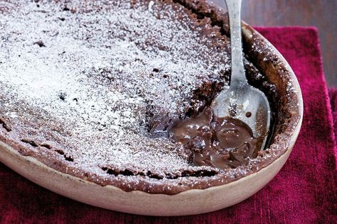 Microwave chocolate self-saucing pudding Microwave Self Saucing Pudding, Choc Self Saucing Pudding, Microwave Chocolate Pudding, Chocolate Self Saucing Pudding, Self Saucing Chocolate Pudding, Milk Chocolate Ice Cream, Easy Microwave Recipes, Self Saucing Pudding, Microwave Recipes