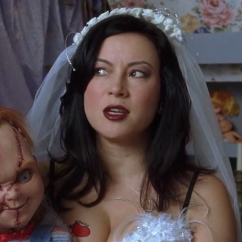 Jennifer Tilly 90s, Jennifer Tilly Chucky, Tiffany Chucky Bride Aesthetic, Chucky And His Bride, Tiffany Wilson, Chucky Makeup, Tiffany Bride Of Chucky, Tiffany Chucky Bride, Blingee Emo