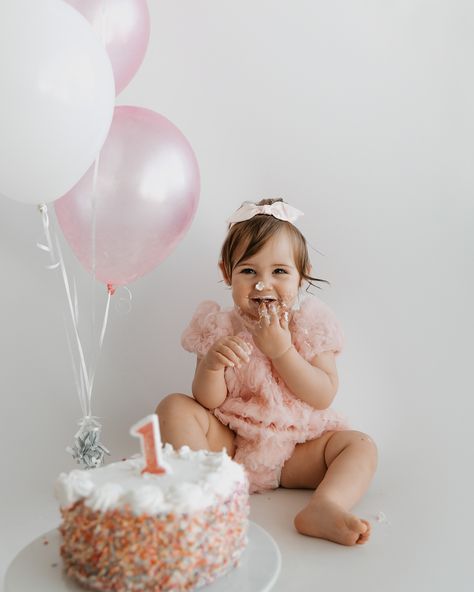 You cannot tell me this is not the cutest cake smash ever 🥹 Happy 1st birthday gorgeous Brooke 🕊️ 1st Birthday Girl Photoshooting Ideas, Girl First Birthday Photoshooting Ideas, One Year Baby Girl Photoshooting, Pretty Smash Cake First Birthdays, First Birthday Girl Photoshooting, 1st Birthday Girl Photoshooting, Floral First Birthday Cake Smash, Baby Girl Photoshooting Cake Smash, Princess Cake Smash Photography