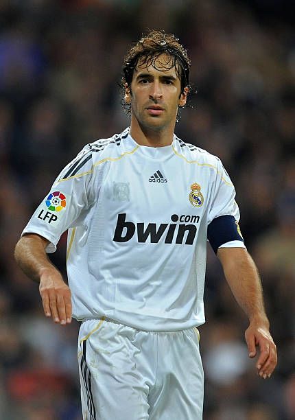 Raul Gonzalez of Real Madrid in 2007. Raul Real Madrid, Raul Gonzalez, Real Madrid Manchester United, Spanish Football, Lionel Messi Fc Barcelona, Real Madrid Team, Manchester United Soccer, Real Madrid Football, Real Madrid Wallpapers