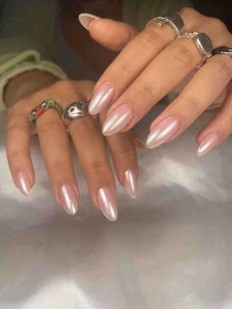 Europe Nails Aesthetic, Nail Inspo Almond Chrome, Bougie Nails, Europe Nails, Grad Nails, Ombre Chrome Nails, Old Money Nails, Length Nails, Money Nails