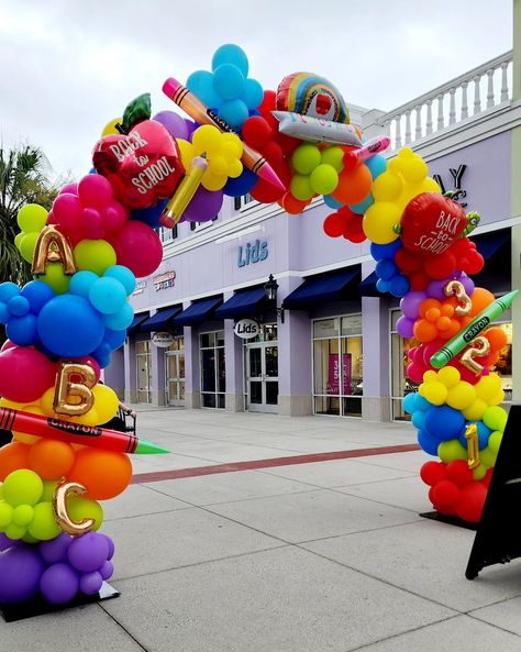 Back to school balloon arch Back To School Balloons, School Balloons, Back To School Bash, Colorful Balloons, Balloon Arrangements, School Photo, Balloon Columns, Balloon Decor, Colourful Balloons