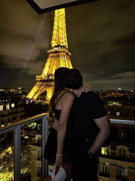 Paris Honeymoon Hotel, Paris Relationship Aesthetic, Couple In Europe, Dream Relationship Aesthetic, Vision Board Relationship, Luxury Couple Aesthetic, Romantic Places For Couples, Honey Moon Places, Dream Honeymoon Destinations