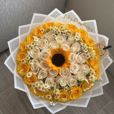 Diy Flower Boquettes, Sunflower Money Bouquet, Custom Flower Bouquet, Yellow Bouquet Flowers, Sunflowers And White Roses, Yellow And White Bouquet, Flower Bouquet Yellow, Yellow Roses Bouquet, Yellow Flower Bouquet