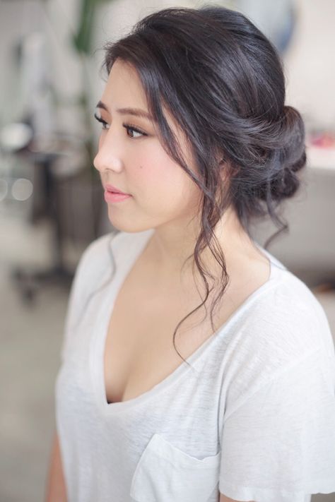 Asian Low Bun Wedding, Wedding Hairstyle Asian Brides, Bridal Hair Updo Asian, Bride Hairstyles Asian, Hairdo For Round Face Wedding, Asian Half Up Half Down Hair, Updo Asian Hair, Asian Bridesmaid Hair, Bridal Hair Asian