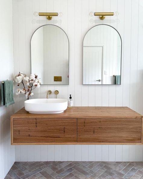 amanda | the chippys wife on Instagram: “So clean and fresh 🤍 . . 📷 @the.chippys.wife #building #dreamhome #theacres #thechippyswife #bedroom #recycledtimber #templeandwebster…” Arch Mirror Bathroom, Brass Mirror Frame, Arch Mirrors, Mirrored Cabinets, Shower Makeover, Small Bathroom Renovations, Shaving Cabinet, Buy Mirror, Arched Mirror